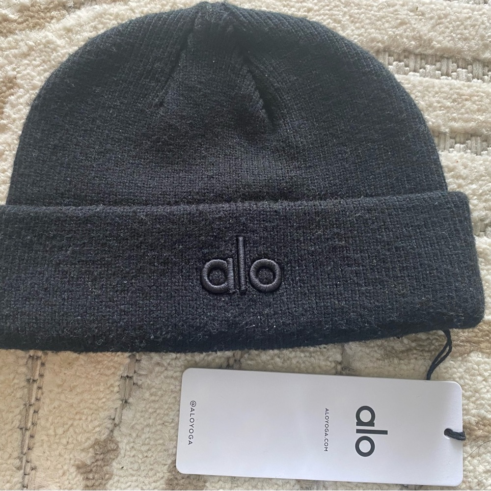 COPY - Alo Black Beanie one size